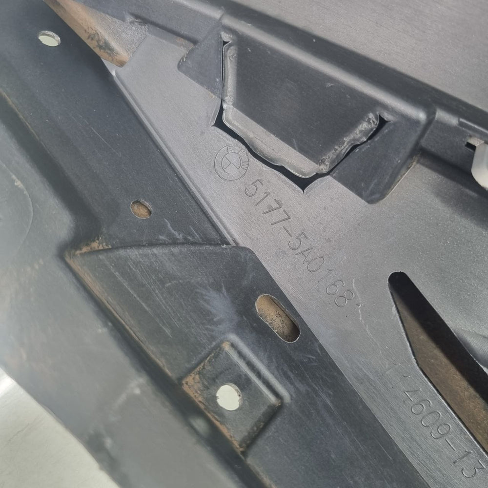 Spoiler Lateral Esq BMW X1 2021/2024 Usado