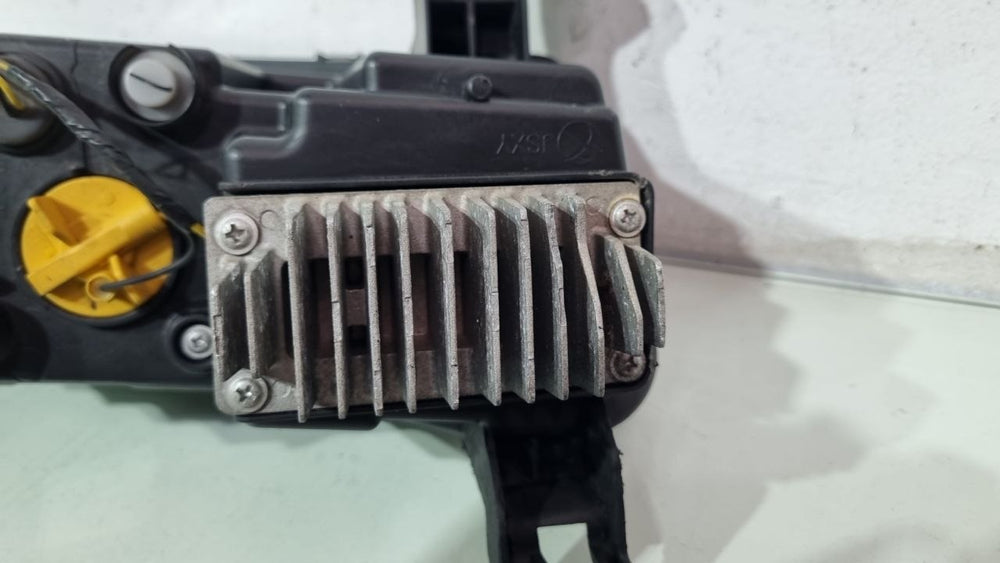 Farol Diant Esq Renault Kwid 2023/2025 Usado