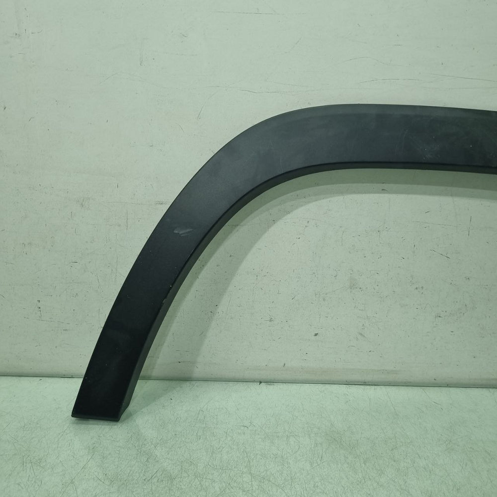 Moldura Parabarro Tras Esq Toyota Yaris Cross 25/27