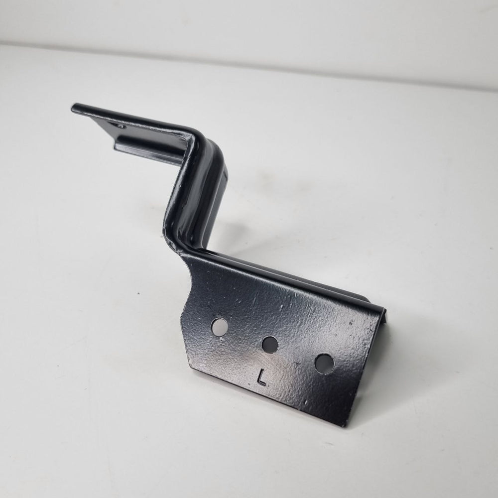 Suporte Farol Dianteiro Esquerdo Nissan Versa 2016/2020 Novo