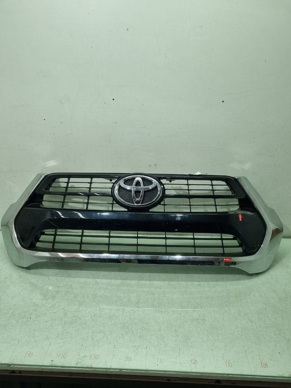 Grade Dianteira Toyota Hilux 2020/2023 Usado