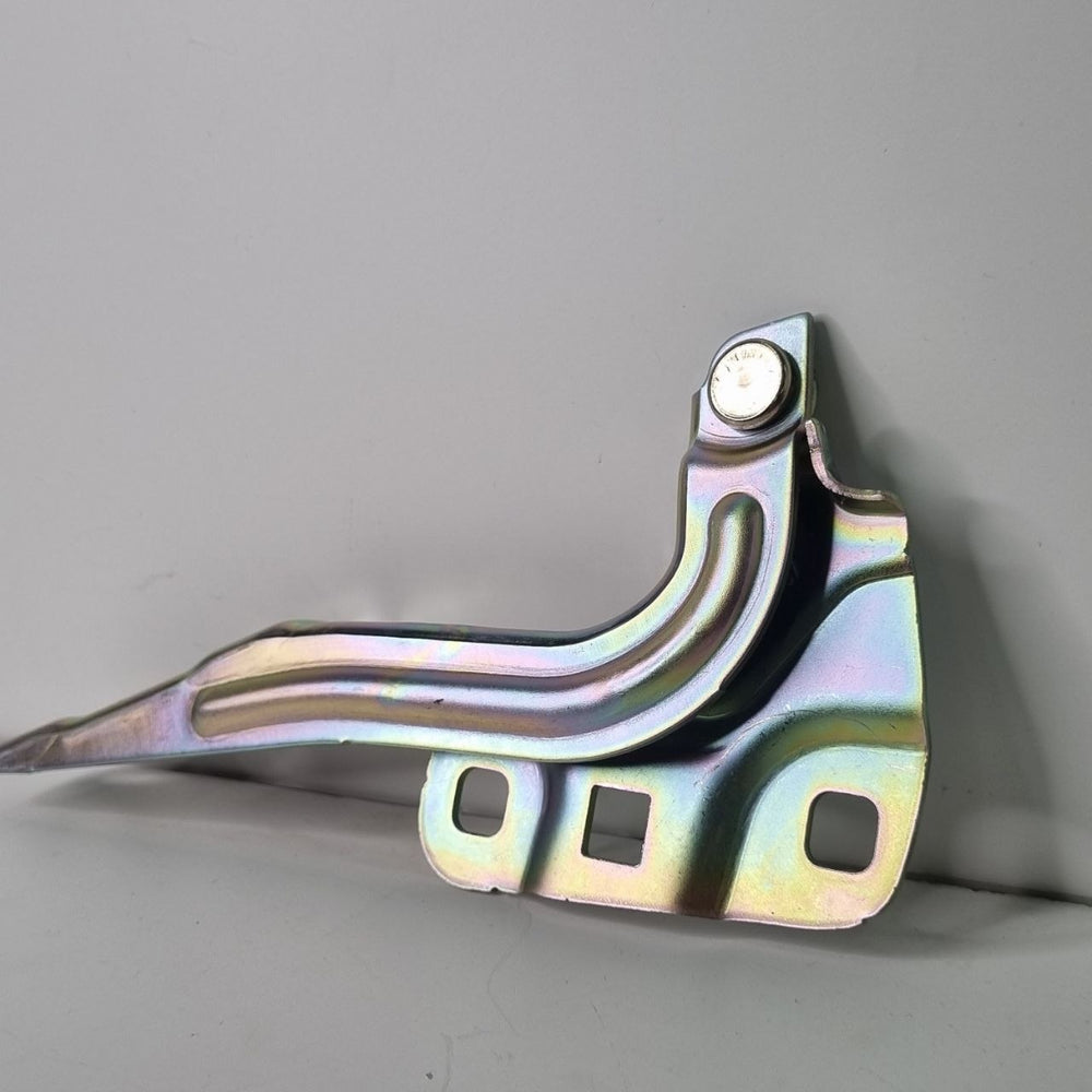 Dobradiça Capô Dianteira Esquerda Chevrolet Onix/Prisma 2012/2019 Nova