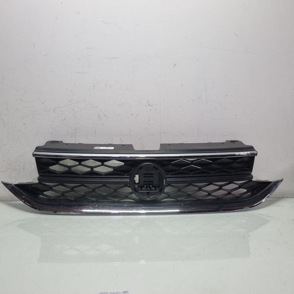 Grade Diant VW Taos 2021/2024 Usada