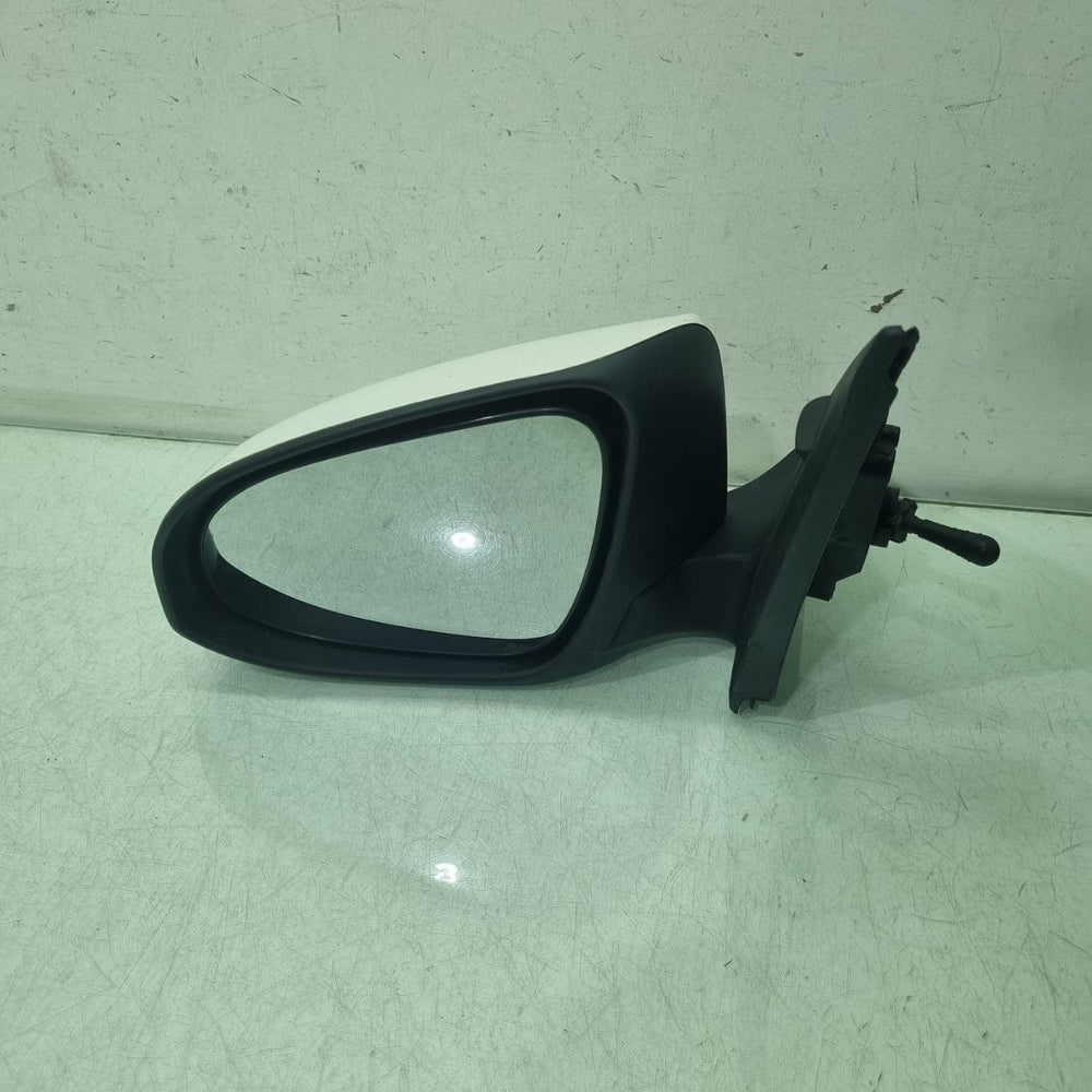 Espelho Retrovisor Esq Toyota Etios 2015/2021 Usado