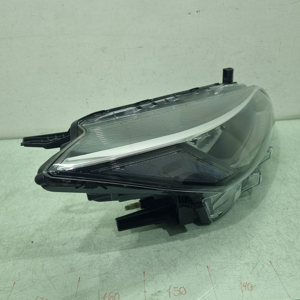 Farol Diant Dir Nissan Kicks 2021/2025 Usado