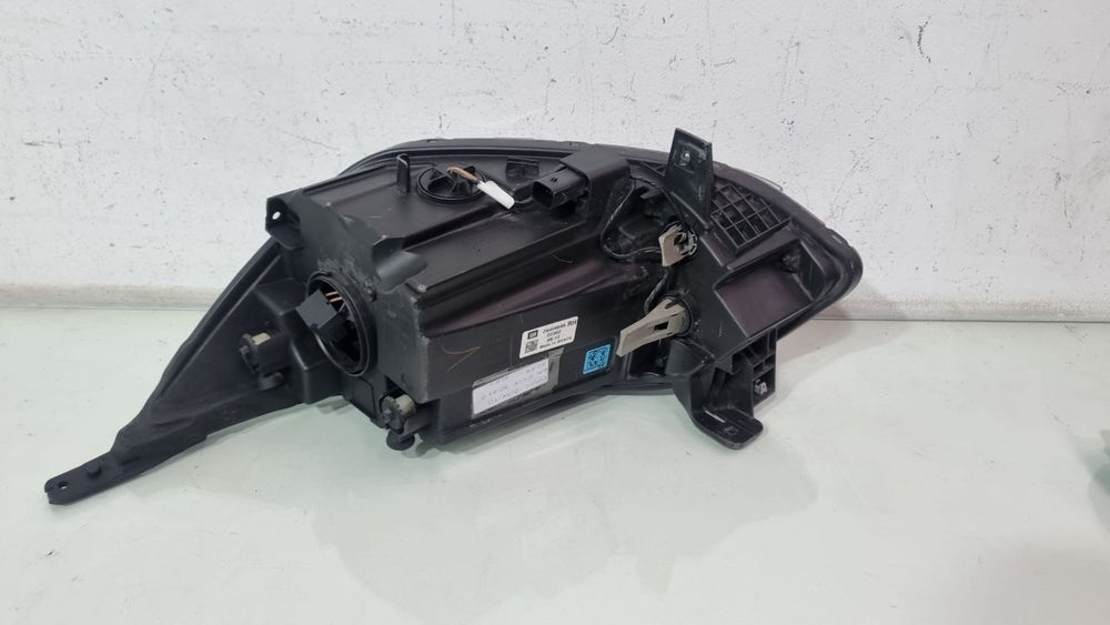 Farol Diant Dir GM Onix 2022/2024 Usado