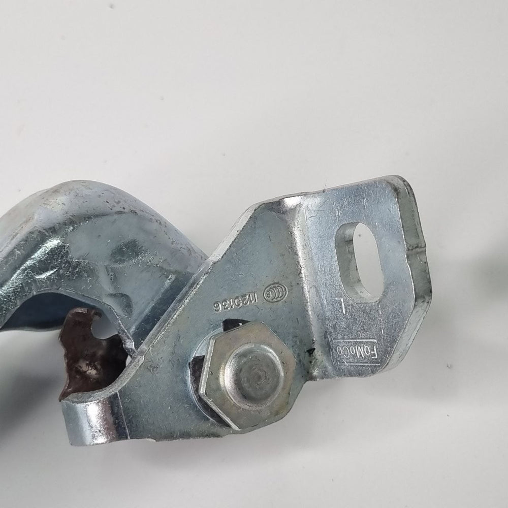 Dobradiça Superior Porta Dianteira Esquerda Ford EcoSport 2013/2021 Usada