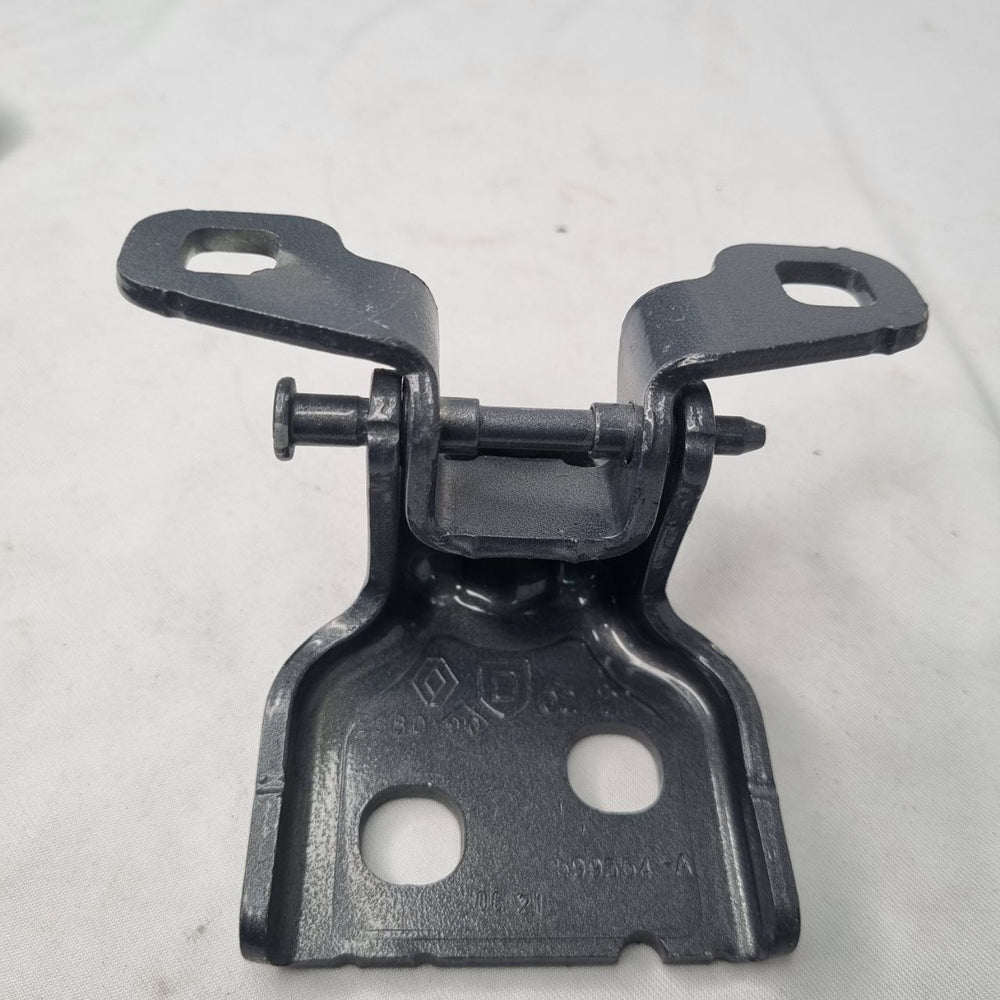 Dobradiça Inferior Porta Dianteira Direita Renault Sandero 2010/2016 Usada