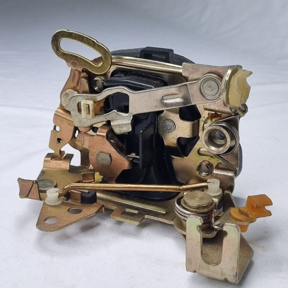 Fechadura Porta Traseira Direita Chevrolet Corsa 1997/2002 Usada