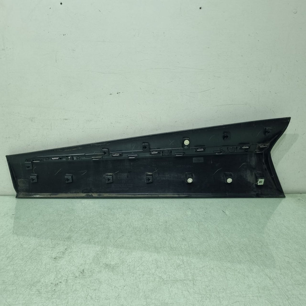 Friso Porta Tras Esq Renault Captur 2018/2023 Usado