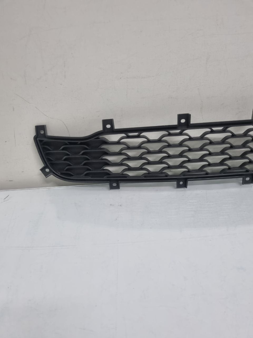 Grade Inferior Parachoque Dianteiro Fiat Strada 2014/2018 Nova