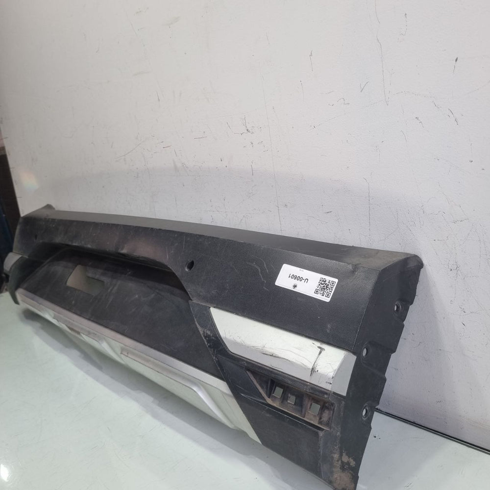 Friso Tras Central Renault Sandero Cross 18/22 Usado