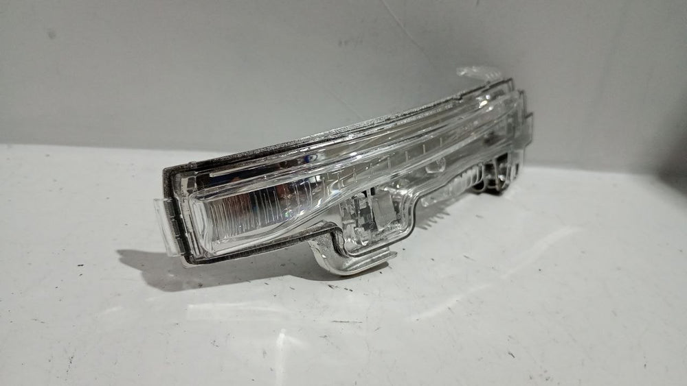 Pisca Retrovisor Esq Volvo S60 S40 V40 2013/2020