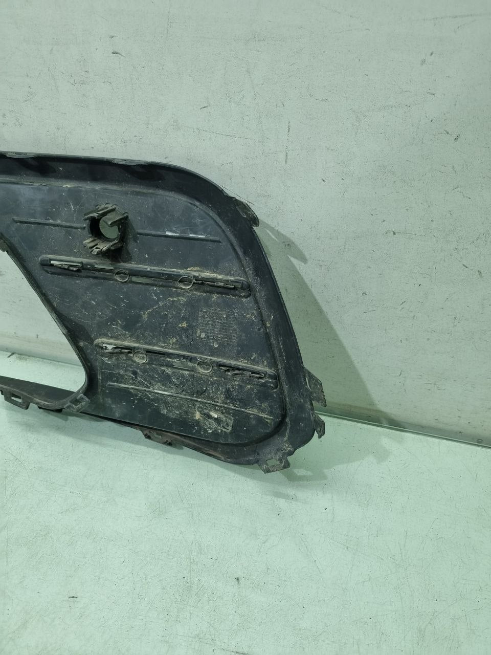 Moldura Parachoque Dianteiro Direita VW Polo 2024/2025 Usado
