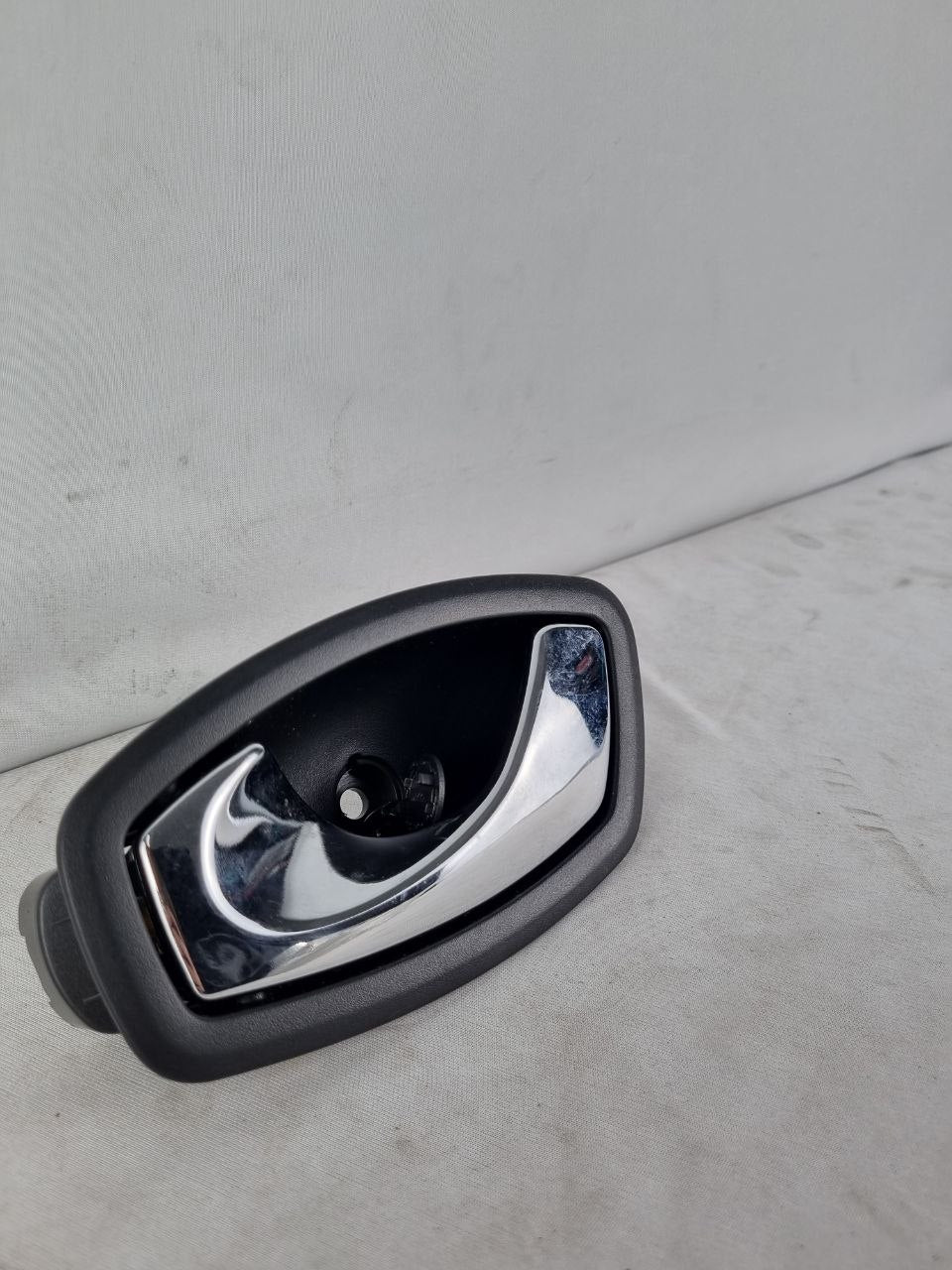 Maçaneta Interna Cromada Renault Fluence Captur 2011/2024 Nova