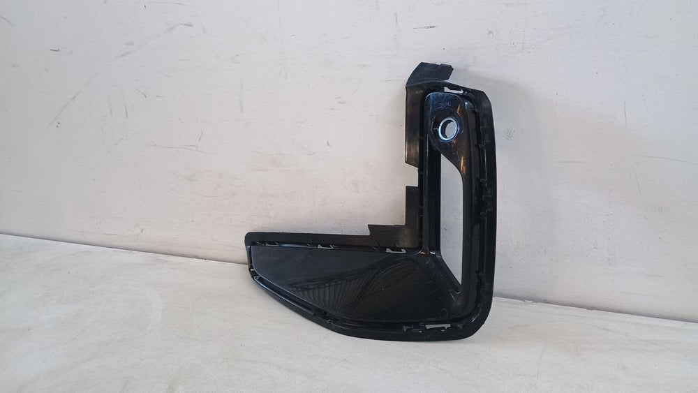 Grade Milha Esq Parachoque BMW 320i M Sport 2023/2026