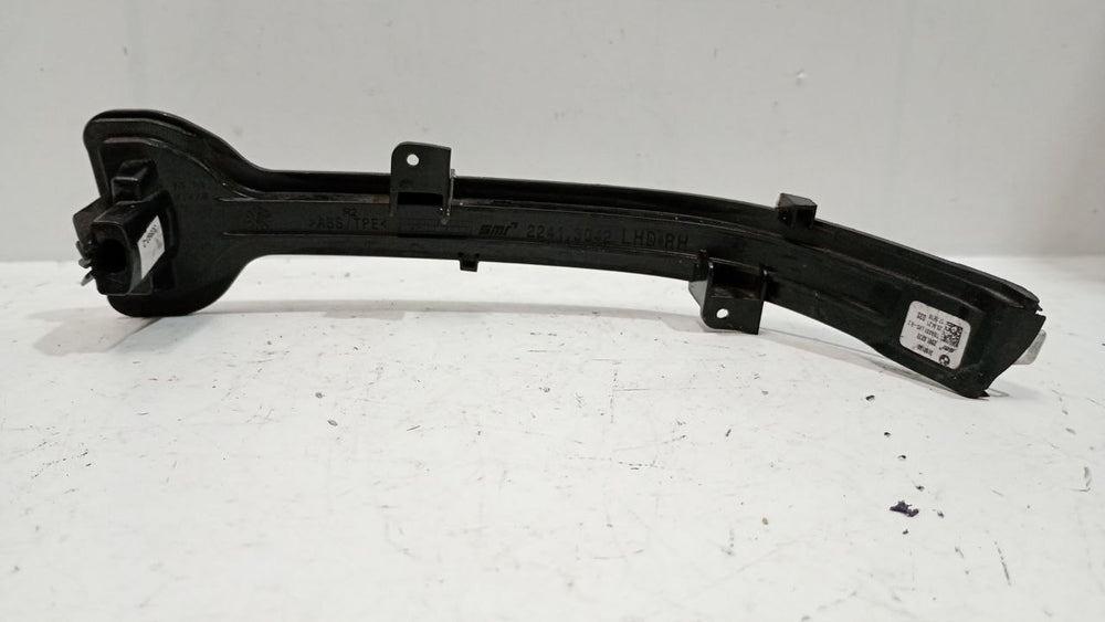 Pisca Seta Retrovisor Direito BMW 320i 330i G20 G28 2019/2023 Usado