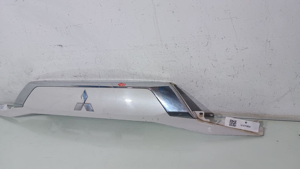 Moldura Tampa Tras Mitsubishi Outlander 2016/2019
