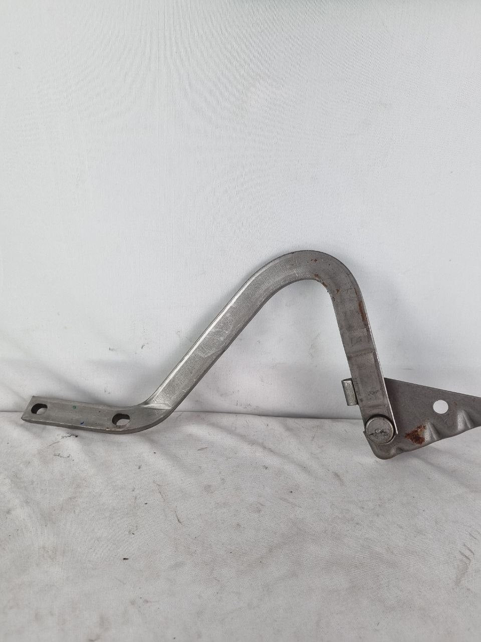 Dobradiça Capô Chevrolet Celta 2001/2016 Nova