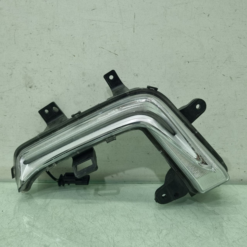 DRL Farol Milha Dir GM Chevrolet Tracker 2024