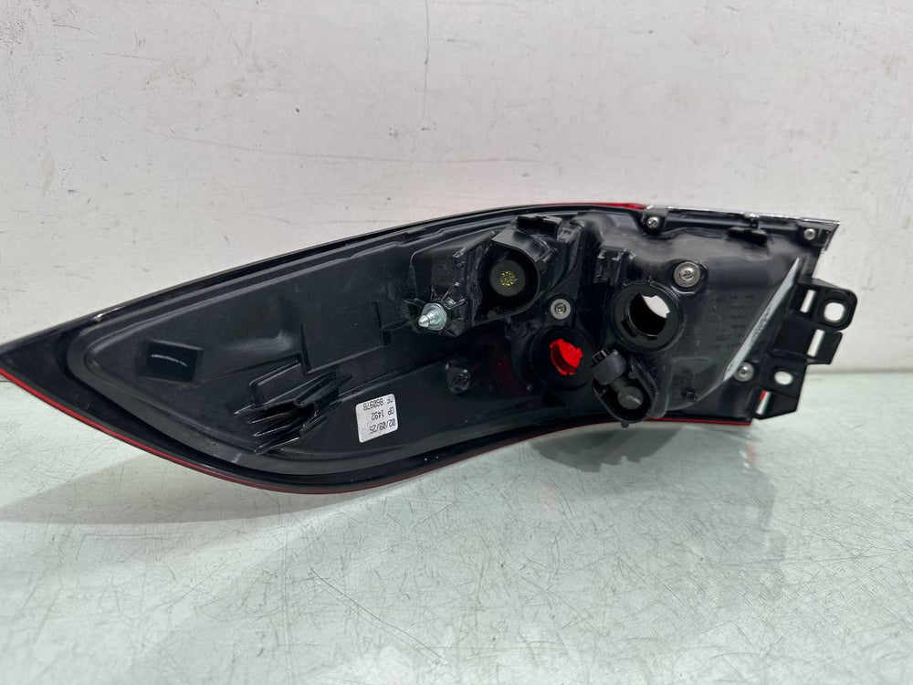 Lanterna Tras Esq Toyota Corolla 2021/2024 Usada