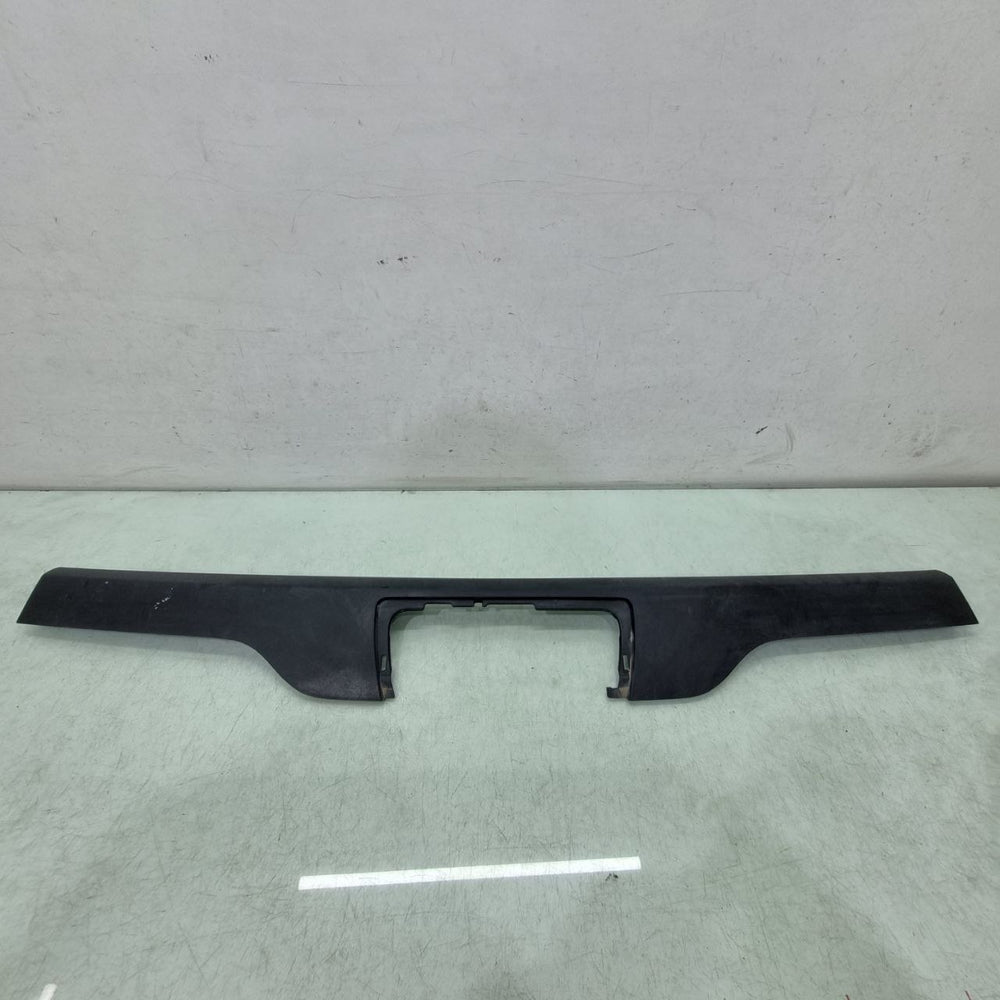 Moldura Tampa Tras Mitsubishi Outlander 2016/2021 Usado