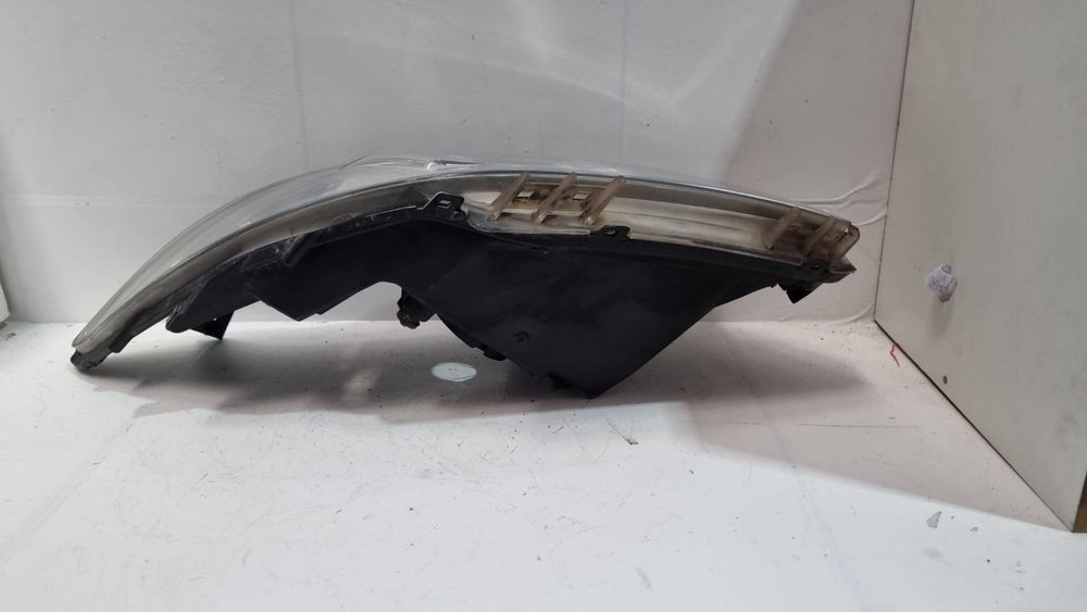 Farol Dianteiro Direito Chevrolet Onix 2013/2016 Usado