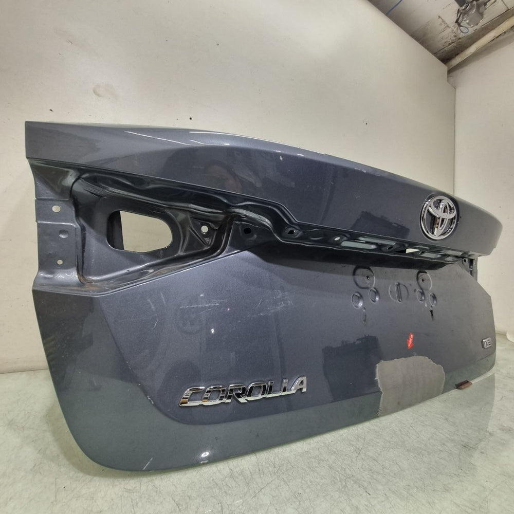 Tampa Tras Toyota Corolla 2020/2023 Usado