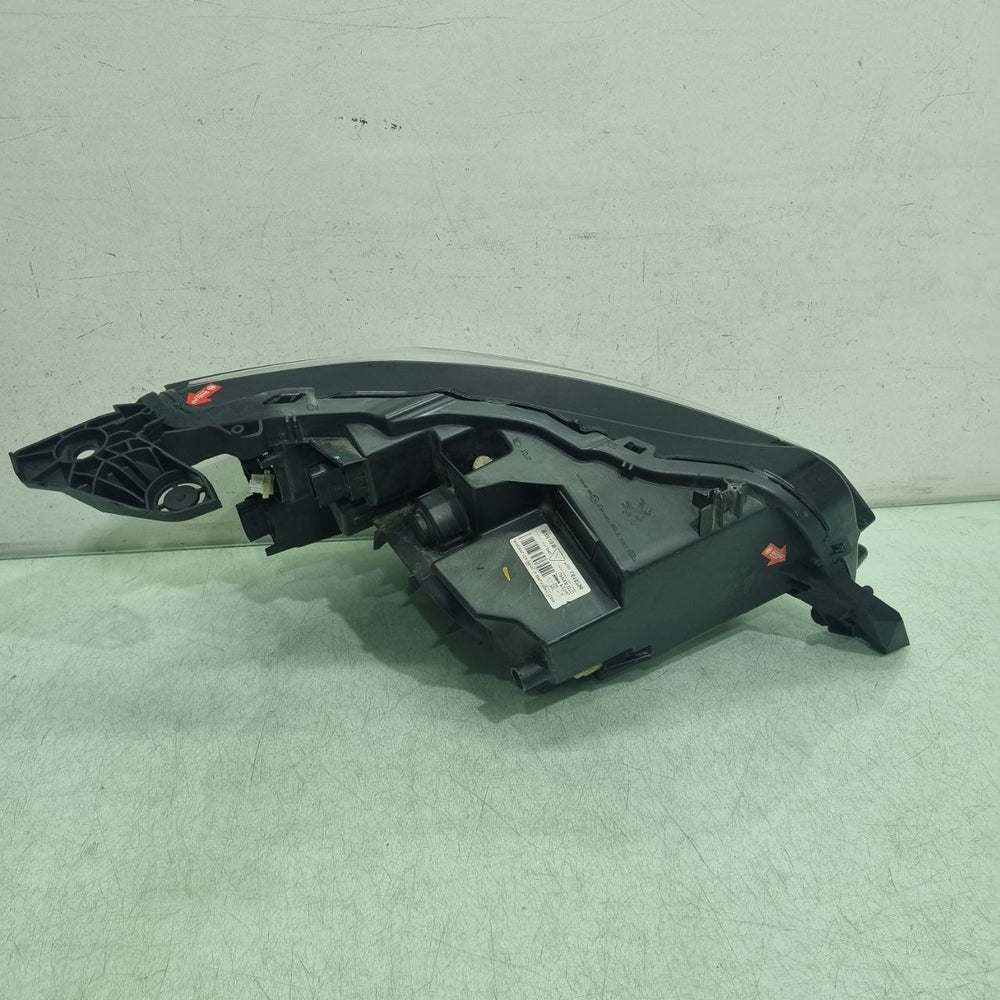 Farol Diant Esq Peugeot 208 2019/2024 Usado