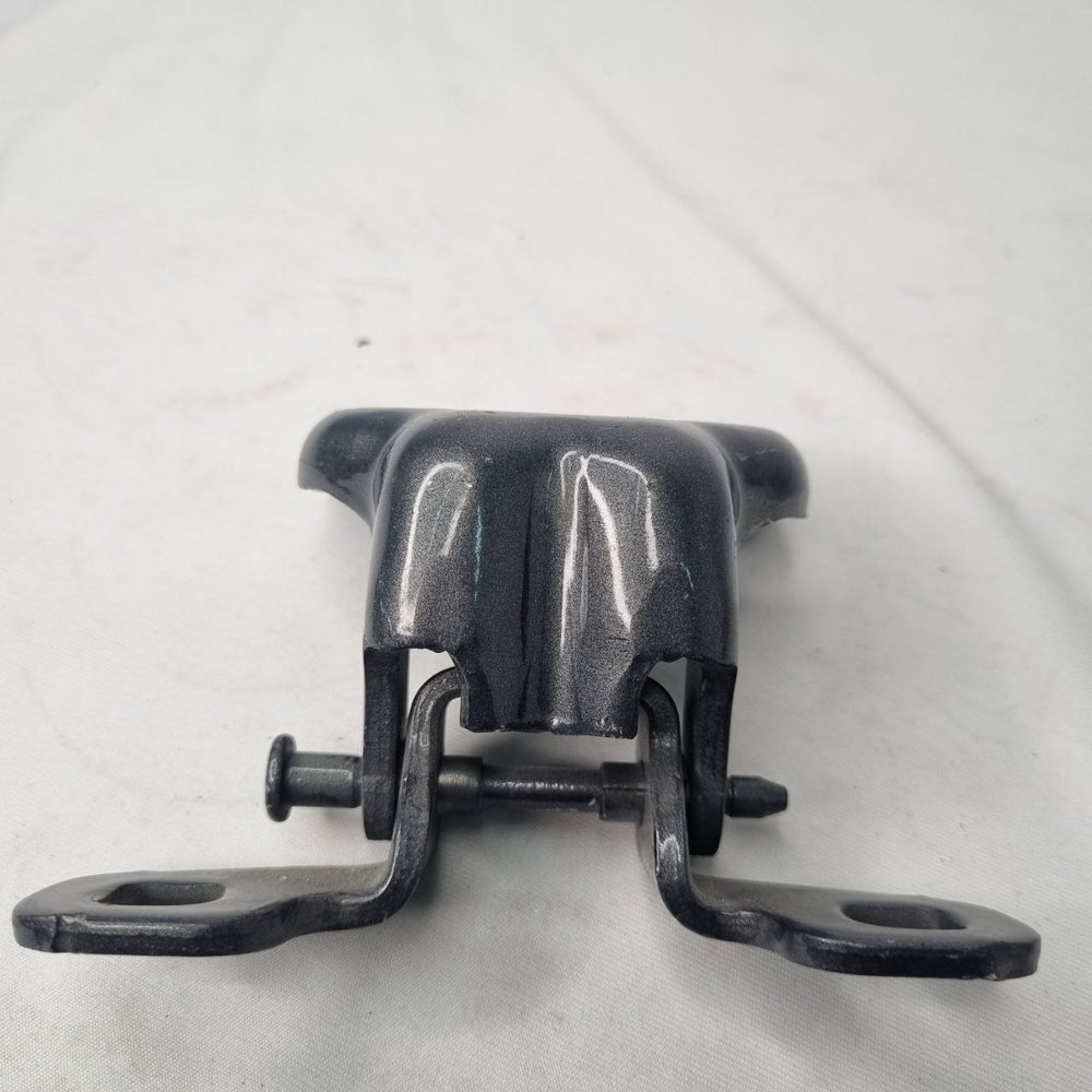 Dobradiça Inferior Porta Dianteira Direita Renault Sandero 2010/2016 Usada