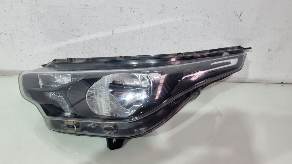 Farol Esq Fiat Strada 2020/2024 Usado