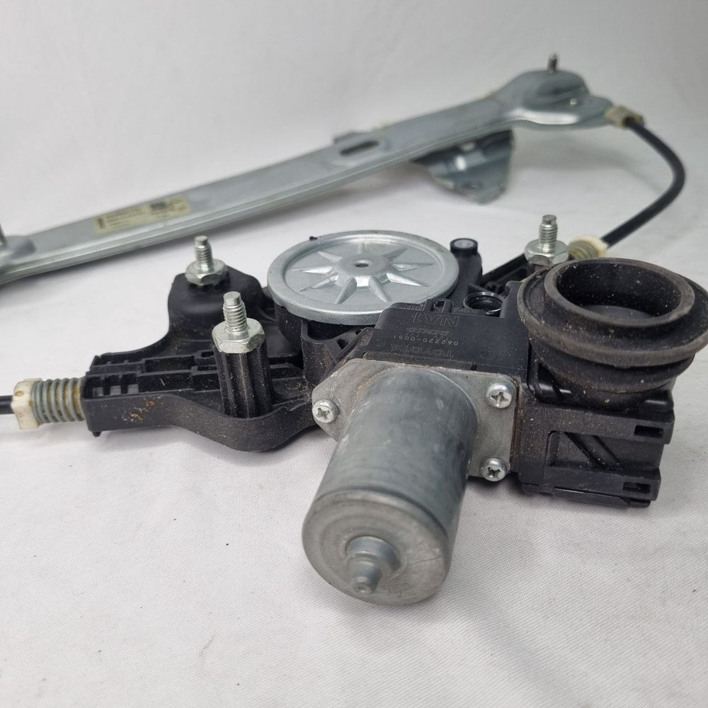 Máquina de Vidro Dianteira Direita Toyota Corolla 2020/2024 Usada