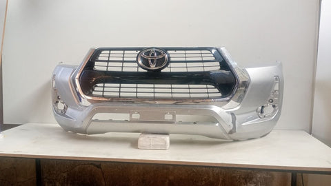 Para-choque Diant Toyota Hilux SRX SRV 2021/2025 Usado