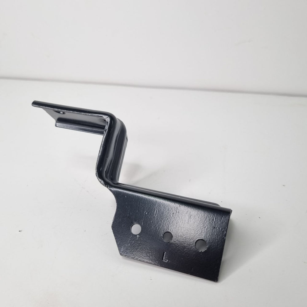 Suporte Farol Dianteiro Esquerdo Nissan Versa 2016/2020 Novo