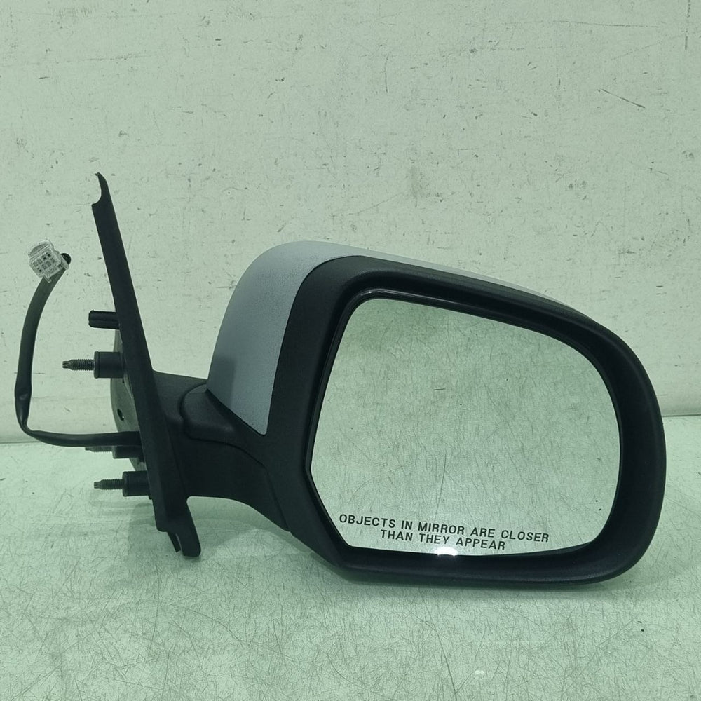 Retrovisor Ext Dir Nissan March 2012/2020 Usado