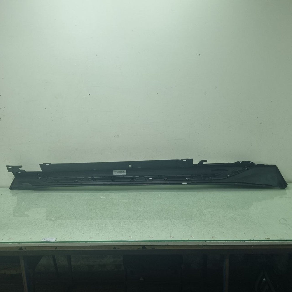 Spoiler Lateral Esq BMW X1 2021/2024 Usado