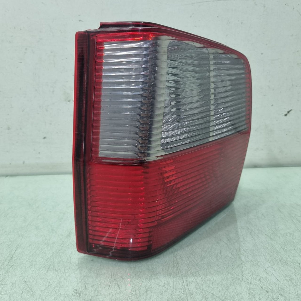 Lanterna Tras Esq Fiat Uno Mille 2007/2011 Usada