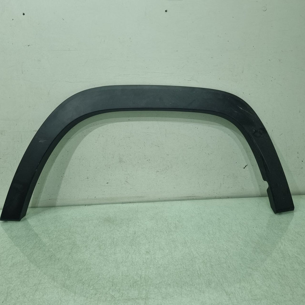 Moldura Parabarro Tras Esq Toyota Yaris Cross 25/27