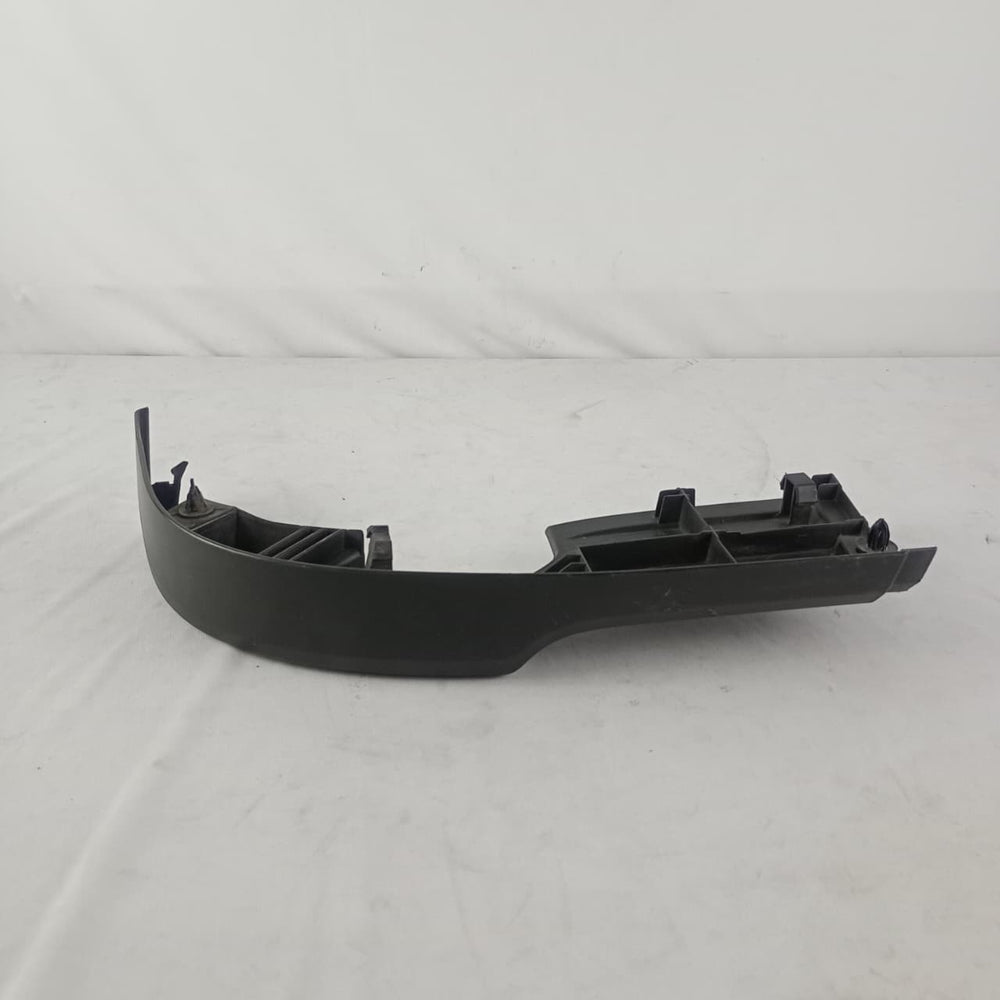 Pisante Parachoque Tras Dir Toyota Hilux 2016/2026
