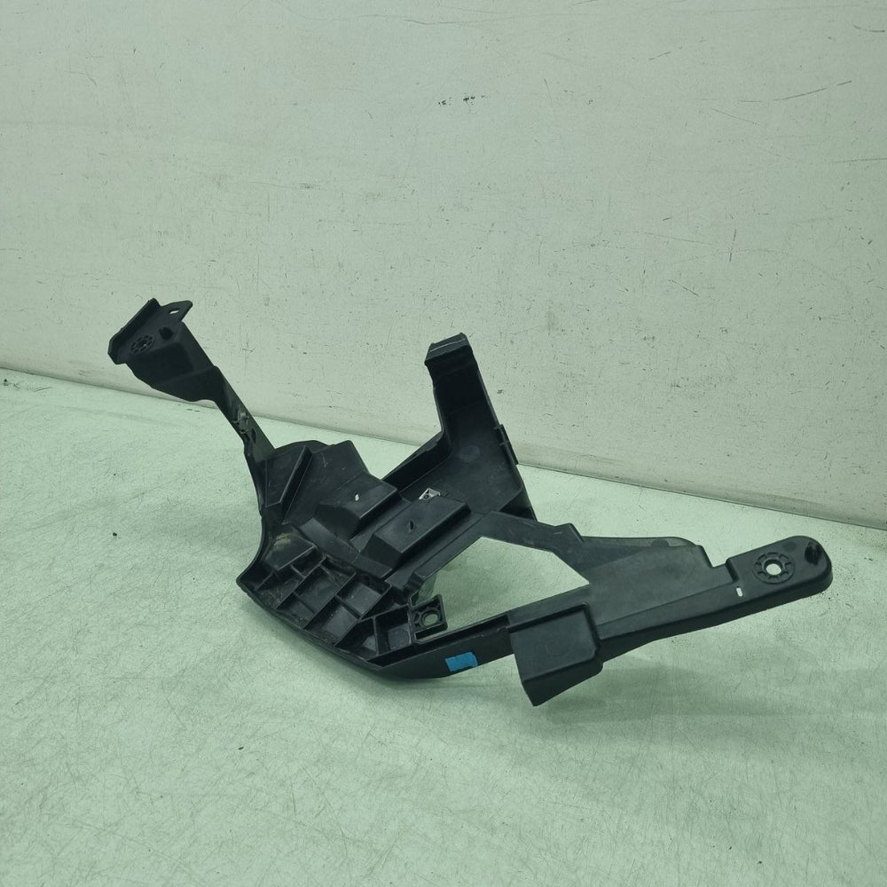 Suporte Farol Direito Renault Kardian 2024/2026 Usado