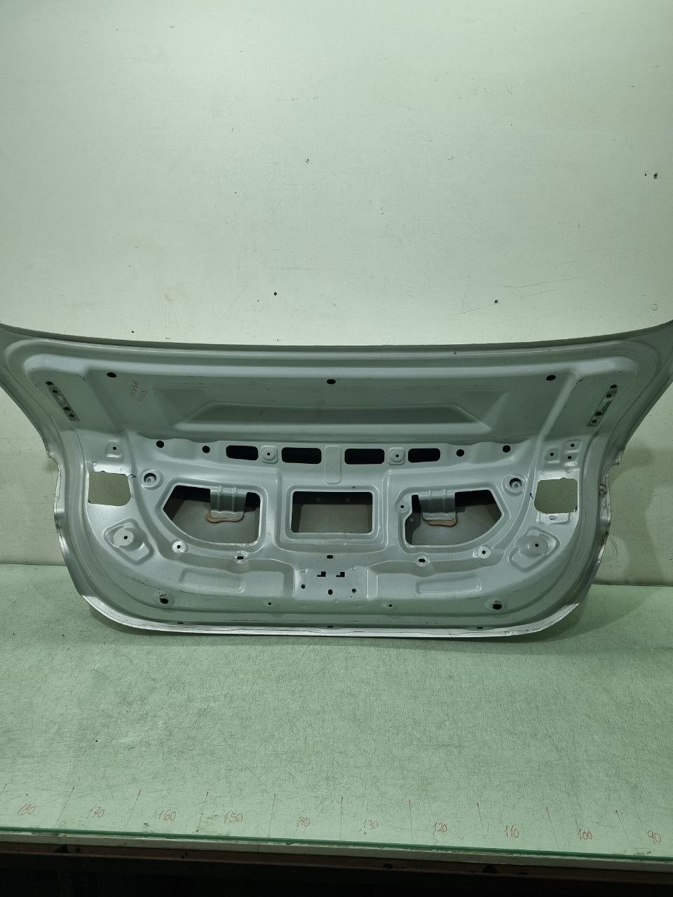 Tampa Traseira Chevrolet Onix Sedan Turbo 2020/2024 Usado