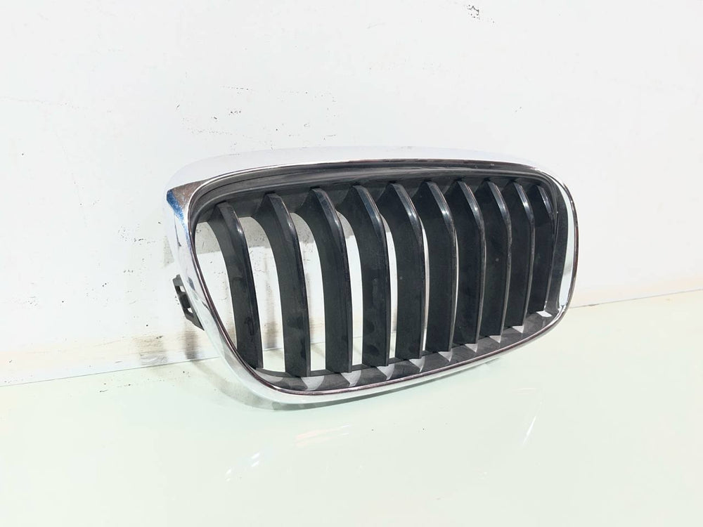 Grade Direita BMW 320i 2016/2018 Usada