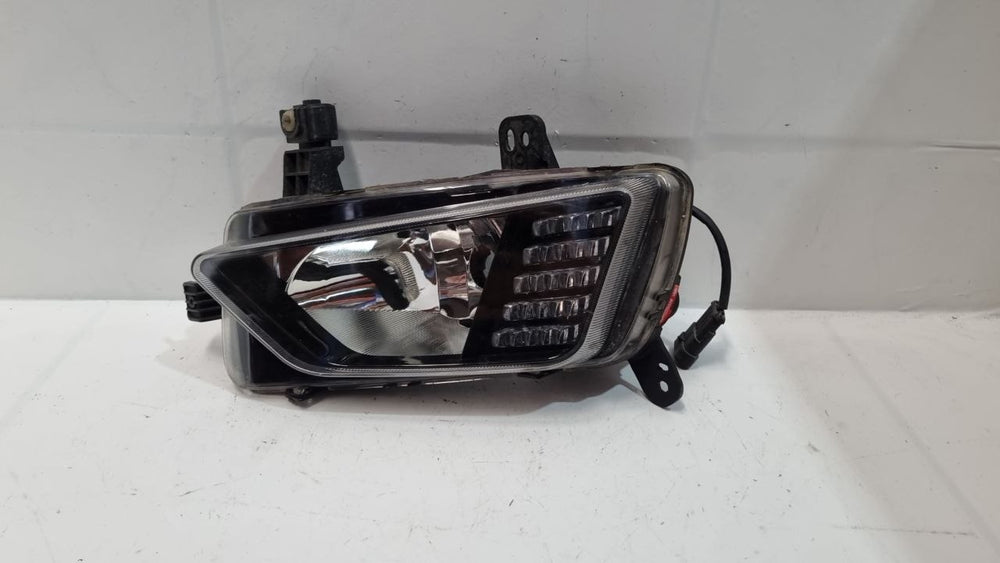 Farol Milha LED Dir VW Polo 2018/2022 Usado