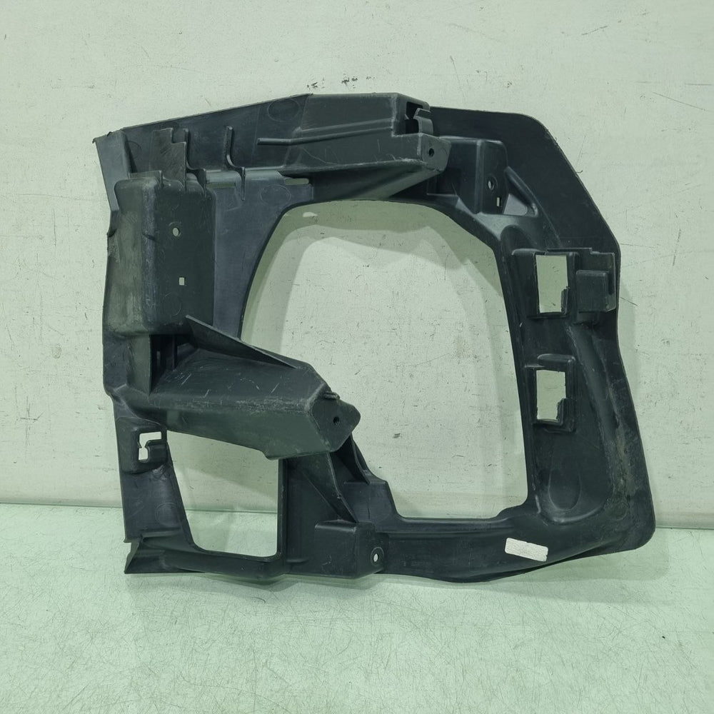 Suporte Farol Esq VW Virtus 2023/2025 Usado