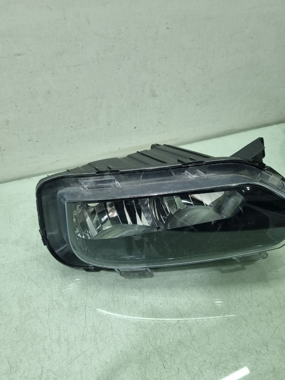 Farol Dianteiro Esquerdo Renault Kwid 2021/2025 Usado