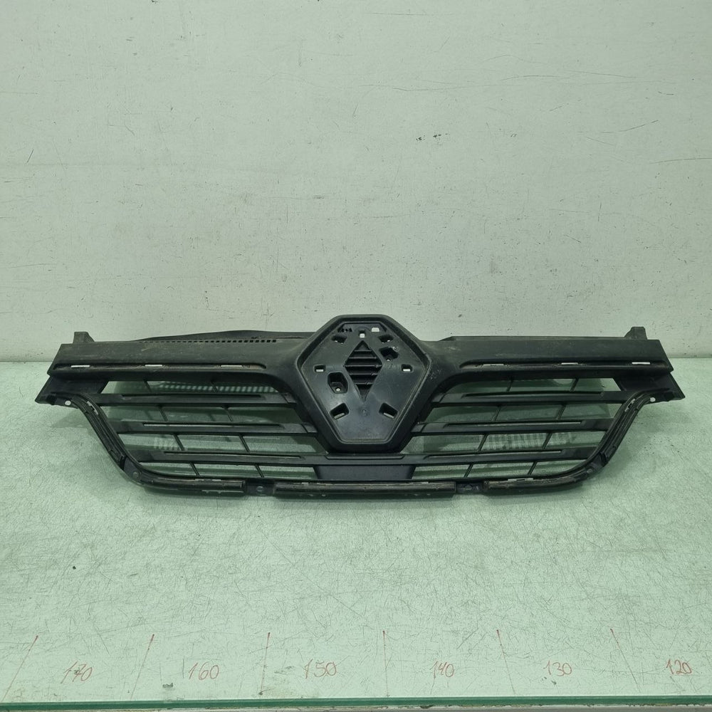 Grade Diant Renault Sandero Logan 2015/2020 Usada