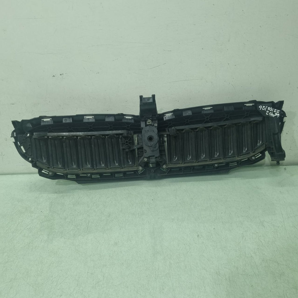 Grade Diant BMW Serie 3 F30 2012/2019 Usado