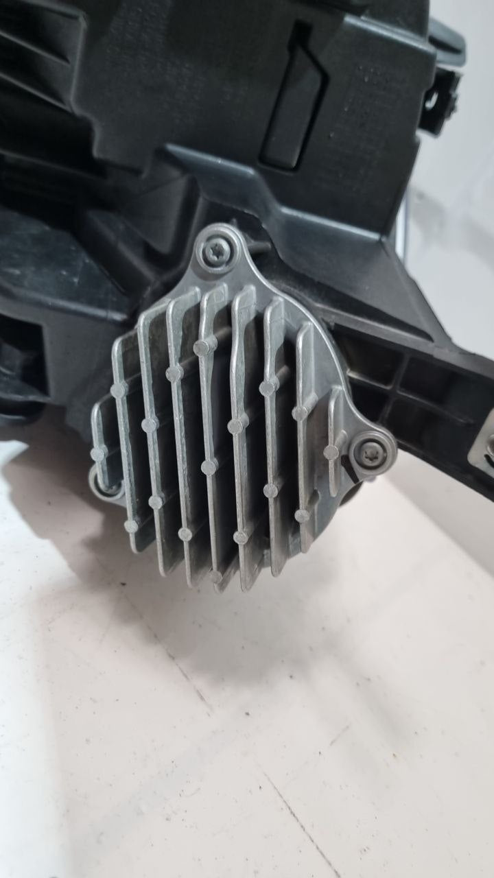 Farol Dianteiro Esquerdo VW Nivus 2020/2024 Usado