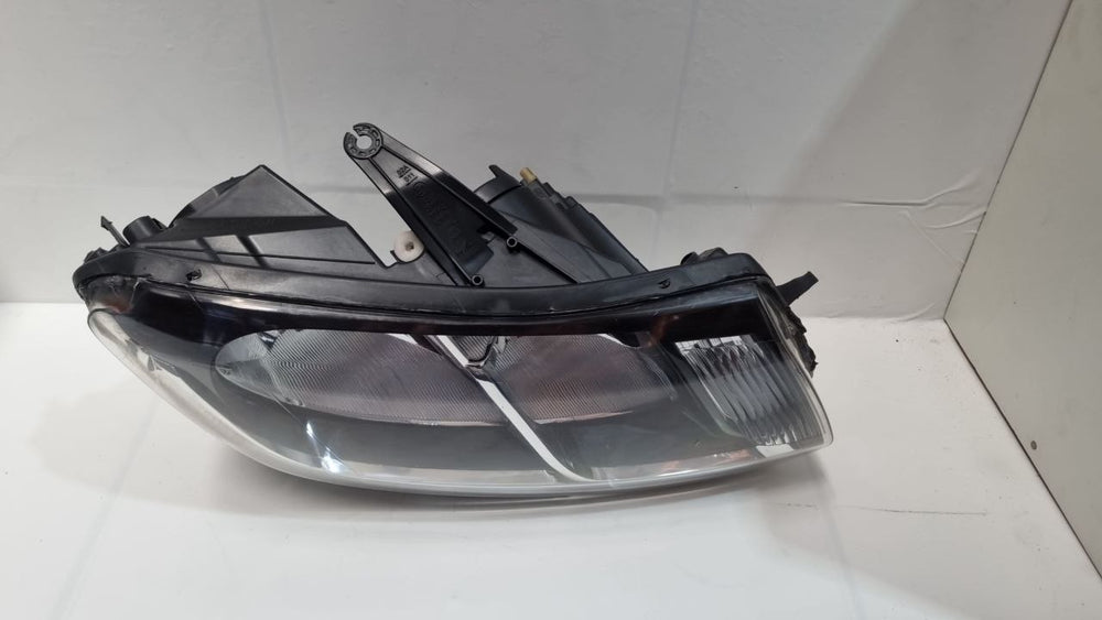 Farol Diant Dir Renault Sandero 2014/2016 Usado