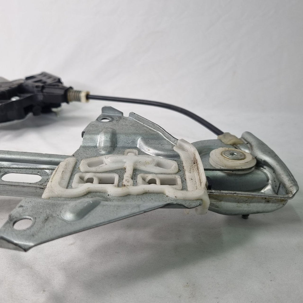 Máquina de Vidro Dianteira Direita Toyota Corolla 2020/2024 Usada